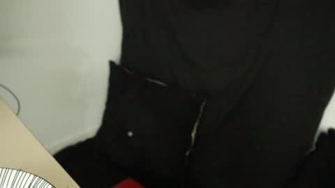 Snapshot of hatsumotokyoto chatting on 02/05/25, 04:06 More content   2   online show from 02/05/25, 04:06