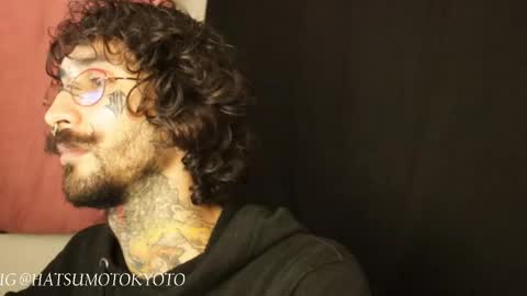 Snapshot of hatsumotokyoto chatting on 02/16/25, 06:21 More content   2   online show from 02/16/25, 06:21