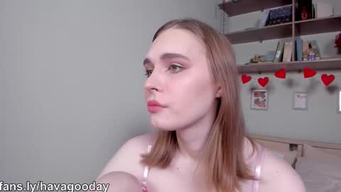 Snapshot of havagooday chatting on 02/14/26, 06:43 Mia online show from 02/14/26, 06:43