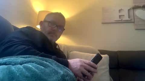 Snapshot of hawks2113 chatting on 02/13/25, 03:14 hawks2113 online show from 02/13/25, 03:14