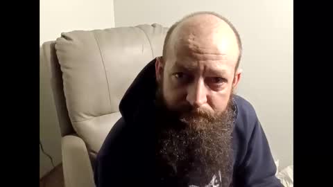 Snapshot of hawktalon007 chatting on 03/03/26, 05:24 Robert online show from 03/03/26, 05:24