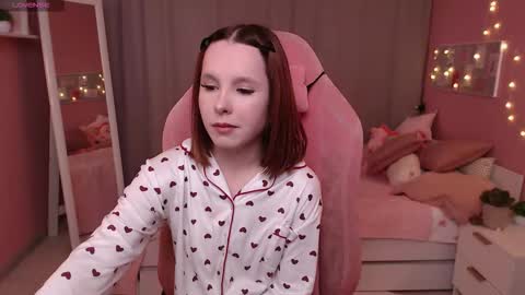 Snapshot of haya_harareet chatting on 02/14/26, 07:38 Mia online show from 02/14/26, 07:38