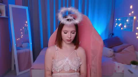 Snapshot of haya_harareet chatting on 02/19/26, 07:59 Mia online show from 02/19/26, 07:59