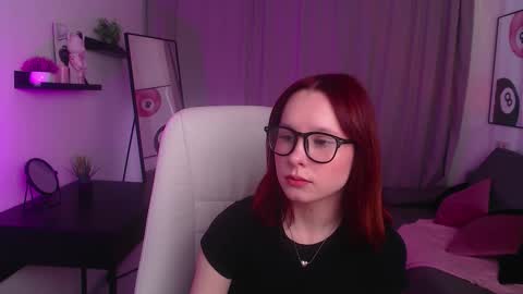 Snapshot of haya_harareet chatting on 03/18/26, 07:33 Mia online show from 03/18/26, 07:33