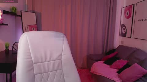 Snapshot of haya_harareet chatting on 04/16/26, 07:31 Mia online show from 04/16/26, 07:31