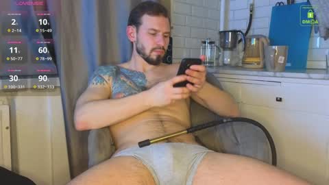 Snapshot of haydenmuscled chatting on 12/29/24, 05:22 HaydenMuscled online show from 12/29/24, 05:22