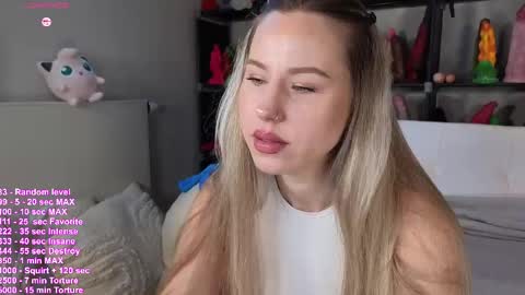 Snapshot of hayleex chatting on 04/22/26, 09:01 Haylee online show from 04/22/26, 09:01