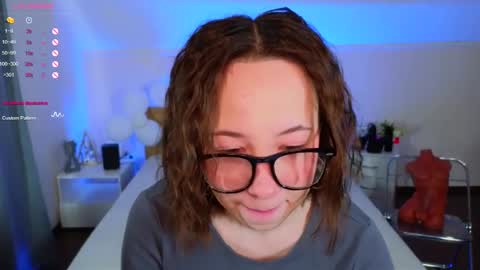 Hayle online show from 03/08/25, 02:12