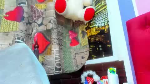 hayley miller online show from 11/20/25, 05:18