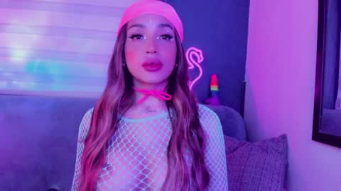 Snapshot of hazeeell chatting on 01/07/25, 03:57 Marie online show from 01/07/25, 03:57