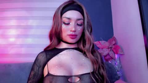 Snapshot of hazeeell chatting on 01/10/25, 11:08 Marie online show from 01/10/25, 11:08