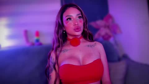 Snapshot of hazeeell chatting on 01/30/25, 05:19 Marie online show from 01/30/25, 05:19