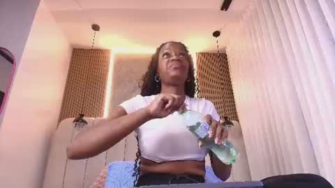 Snapshot of hazel_kataleya chatting on 06/25/26, 07:18 kataleya online show from 06/25/26, 07:18