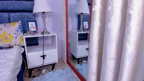 Snapshot of hazel_lanee chatting on 11/14/25, 06:01 hazel_lanee online show from 11/14/25, 06:01