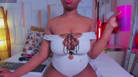 hazel_lanee online show from 06/01/26, 04:03