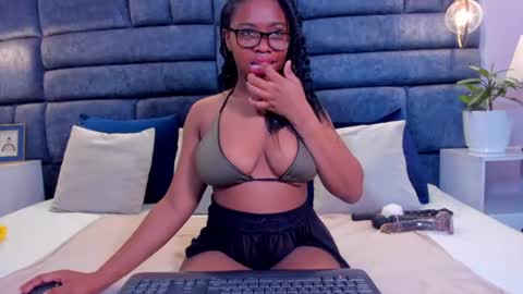 Snapshot of hazel_lanee chatting on 07/06/26, 02:19 hazel_lanee online show from 07/06/26, 02:19