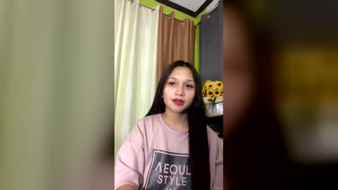 Snapshot of hazel_loves_you143 chatting on 12/16/25, 05:45 hazel_loves_you143 online show from 12/16/25, 05:45