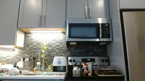 Hazel online show from 02/14/25, 05:57