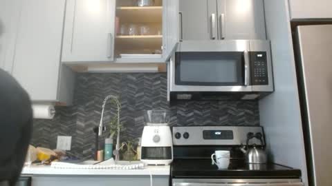 Hazel online show from 02/27/25, 06:31