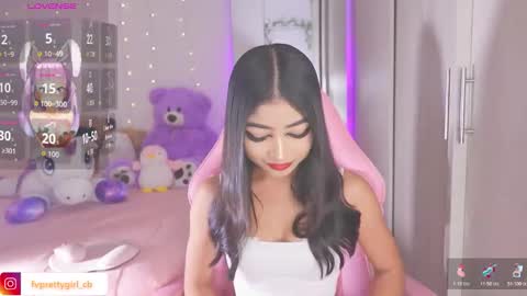 Snapshot of hazelbabee_ chatting on 10/29/25, 07:32 Lynn online show from 10/29/25, 07:32