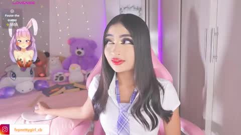 Snapshot of hazelbabee_ chatting on 10/31/25, 07:42 Lynn online show from 10/31/25, 07:42