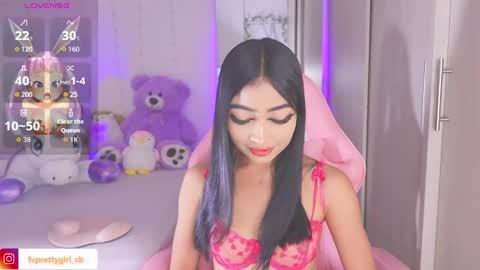 Snapshot of hazelbabee_ chatting on 11/16/25, 10:37 Lynn online show from 11/16/25, 10:37