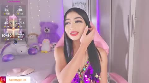 Snapshot of hazelbabee_ chatting on 12/01/25, 05:45 Lynn online show from 12/01/25, 05:45