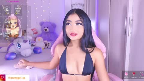 Snapshot of hazelbabee_ chatting on 04/24/26, 08:11 Lynn online show from 04/24/26, 08:11