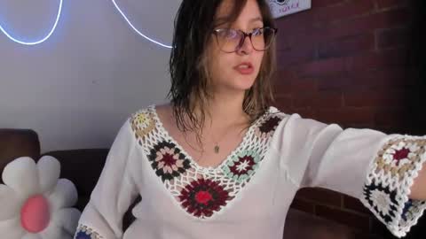 Snapshot of hazelbrownn23 chatting on 02/12/25, 04:22 Hazel Brown online show from 02/12/25, 04:22