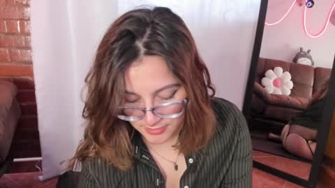 Snapshot of hazelbrownn23 chatting on 02/27/25, 03:59 Hazel Brown online show from 02/27/25, 03:59