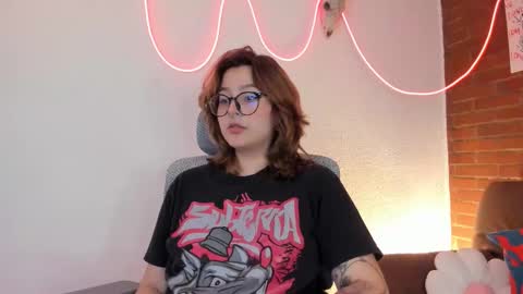 Snapshot of hazelbrownn23 chatting on 10/11/25, 11:25 Hazel Brown online show from 10/11/25, 11:25