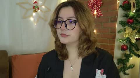 Snapshot of hazelbrownn23 chatting on 11/21/25, 01:37 Hazel Brown online show from 11/21/25, 01:37