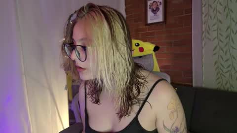 Snapshot of hazelbrownn23 chatting on 02/27/26, 02:44 Hazel Brown online show from 02/27/26, 02:44