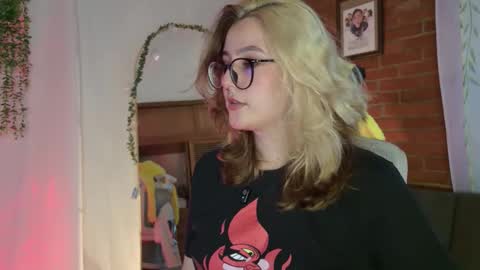 Snapshot of hazelbrownn23 chatting on 03/01/26, 11:07 Hazel Brown online show from 03/01/26, 11:07