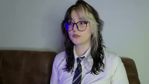 Snapshot of hazelbrownn23 chatting on 05/28/26, 12:30 Hazel Brown online show from 05/28/26, 12:30