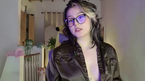 Snapshot of hazelbrownn23 chatting on 06/10/26, 12:44 Hazel Brown online show from 06/10/26, 12:44
