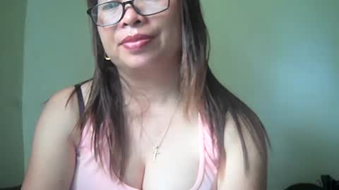 Snapshot of hazeldhane chatting on 03/07/25, 06:57 hazeldhane online show from 03/07/25, 06:57