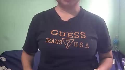 Snapshot of hazeldhane chatting on 10/29/25, 04:48 hazeldhane online show from 10/29/25, 04:48