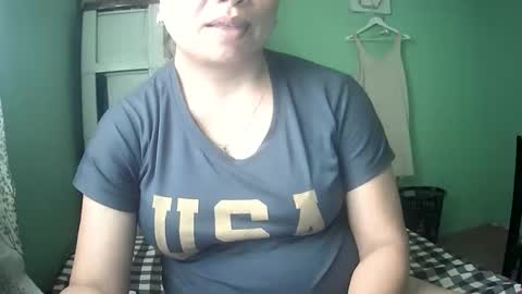 Snapshot of hazeldhane chatting on 11/20/25, 07:08 hazeldhane online show from 11/20/25, 07:08