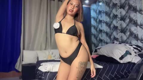 Snapshot of hazeleyes722 chatting on 11/24/25, 10:04 Charlotte online show from 11/24/25, 10:04