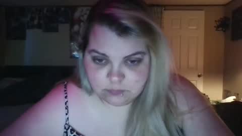 Snapshot of hazeleyez97 chatting on 09/13/25, 05:57 Hazeleyez97 online show from 09/13/25, 05:57