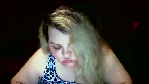 Snapshot of hazeleyez97 chatting on 09/29/25, 06:18 Hazeleyez97 online show from 09/29/25, 06:18