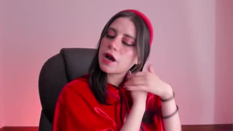 HazelKush online show from 10/17/25, 07:38