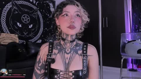 Snapshot of hazellwitch chatting on 03/31/26, 05:24 Hazell Witch online show from 03/31/26, 05:24