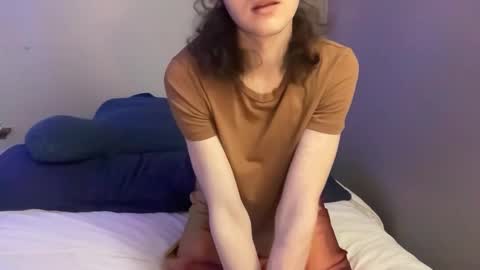 Snapshot of hazelpeppermint chatting on 02/03/26, 01:04 Hazel online show from 02/03/26, 01:04