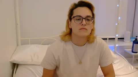 hazelraven25 online show from 10/30/25, 01:07