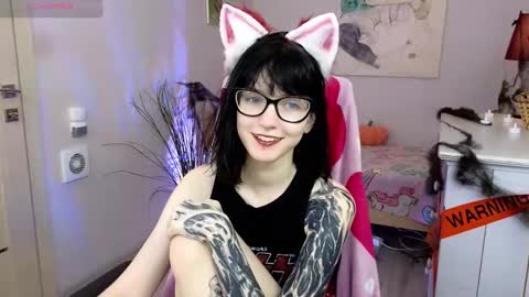 hazeltompson online show from 11/02/25, 08:00