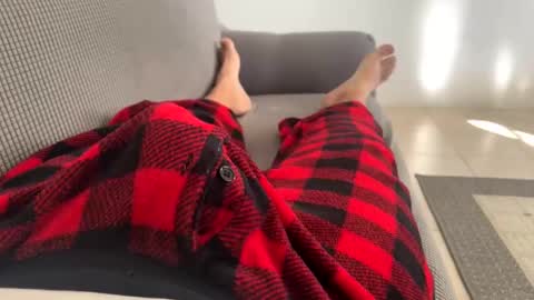 Snapshot of hazzhec chatting on 11/14/25, 12:37 HazzHec online show from 11/14/25, 12:37