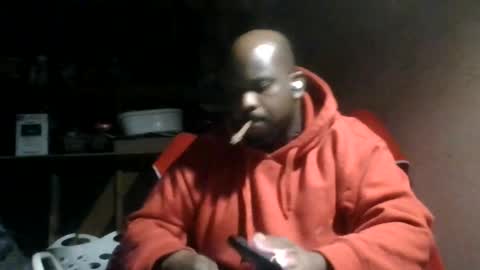 Snapshot of hbdj2164 chatting on 02/04/26, 10:43 hbdj2164 online show from 02/04/26, 10:43