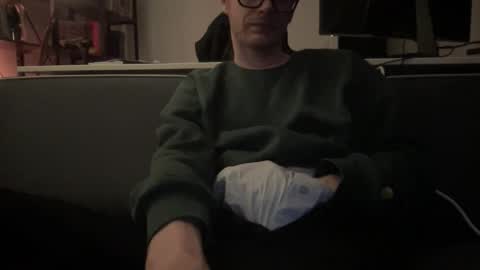 hchappel19 online show from 10/07/25, 12:41